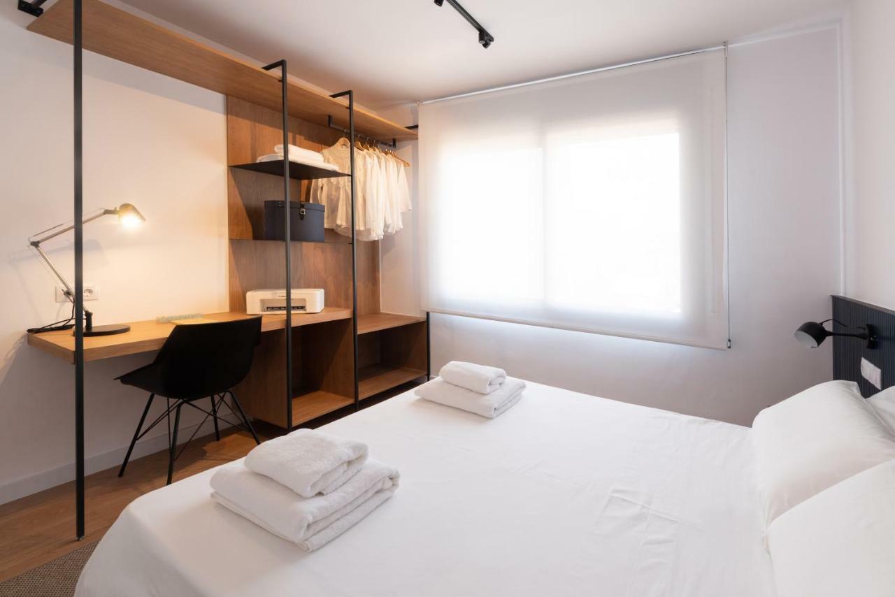 Petit Luxe L'Atic Apartment Terrassa Bagian luar foto