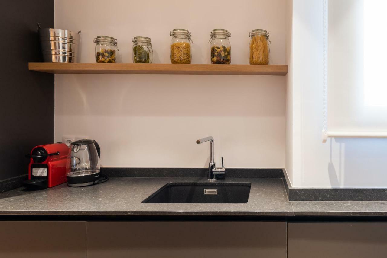 Petit Luxe L'Atic Apartment Terrassa Bagian luar foto