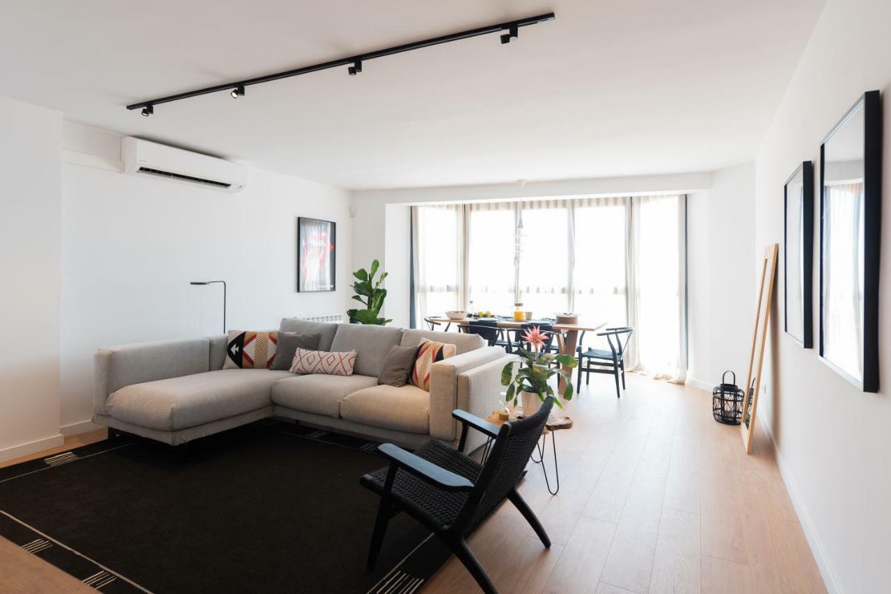 Petit Luxe L'Atic Apartment Terrassa Bagian luar foto