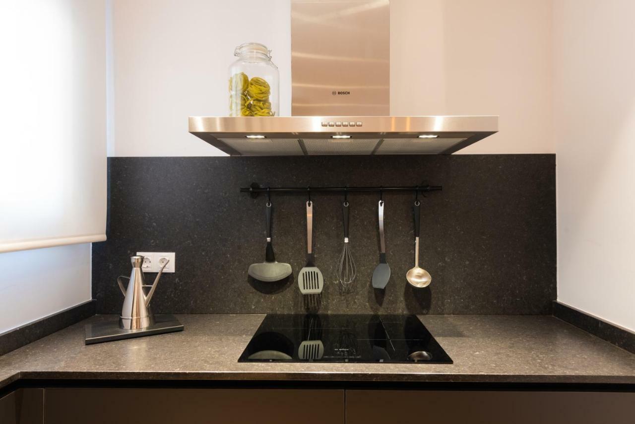Petit Luxe L'Atic Apartment Terrassa Bagian luar foto