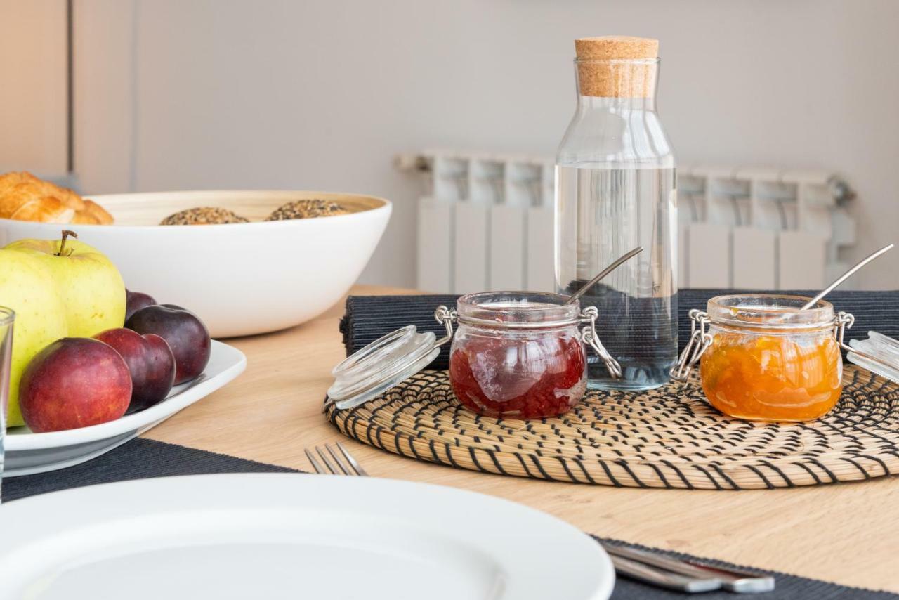 Petit Luxe L'Atic Apartment Terrassa Bagian luar foto