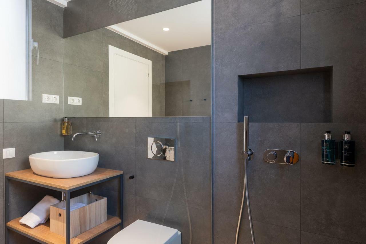 Petit Luxe L'Atic Apartment Terrassa Bagian luar foto