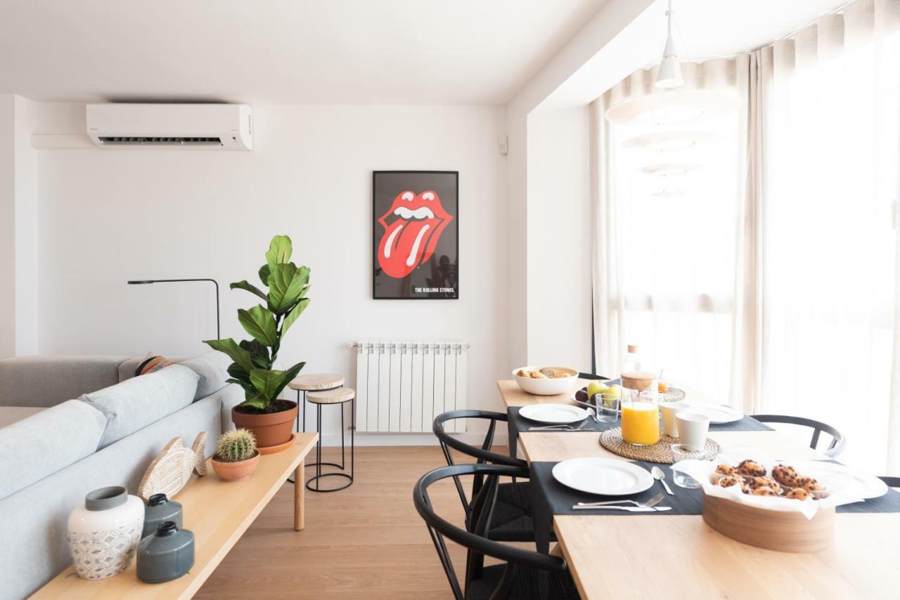 Petit Luxe L'Atic Apartment Terrassa Bagian luar foto