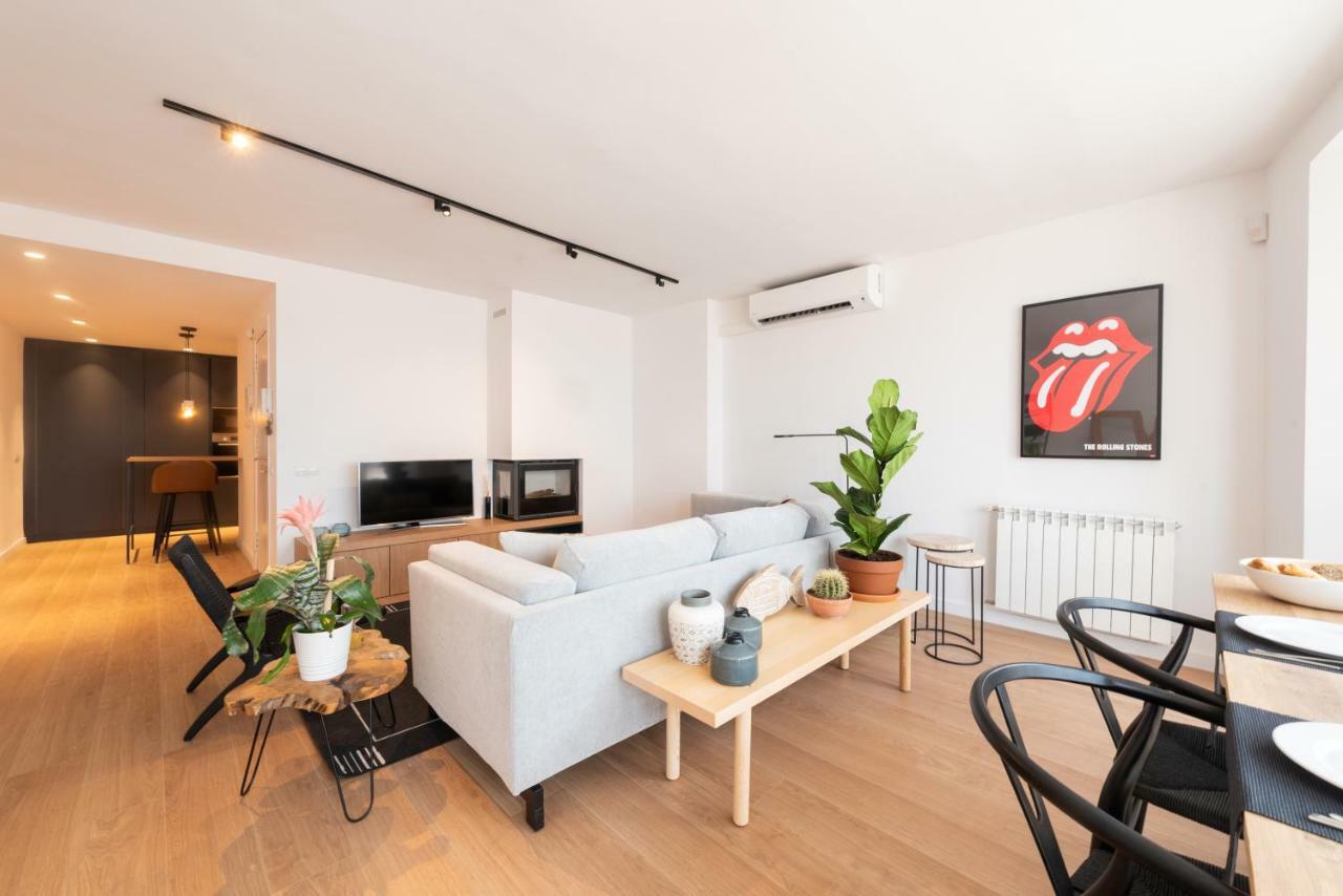 Petit Luxe L'Atic Apartment Terrassa Bagian luar foto